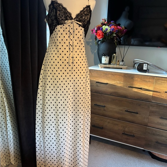 Black and White Polka Dot Satin Dress - Picture 2 of 6